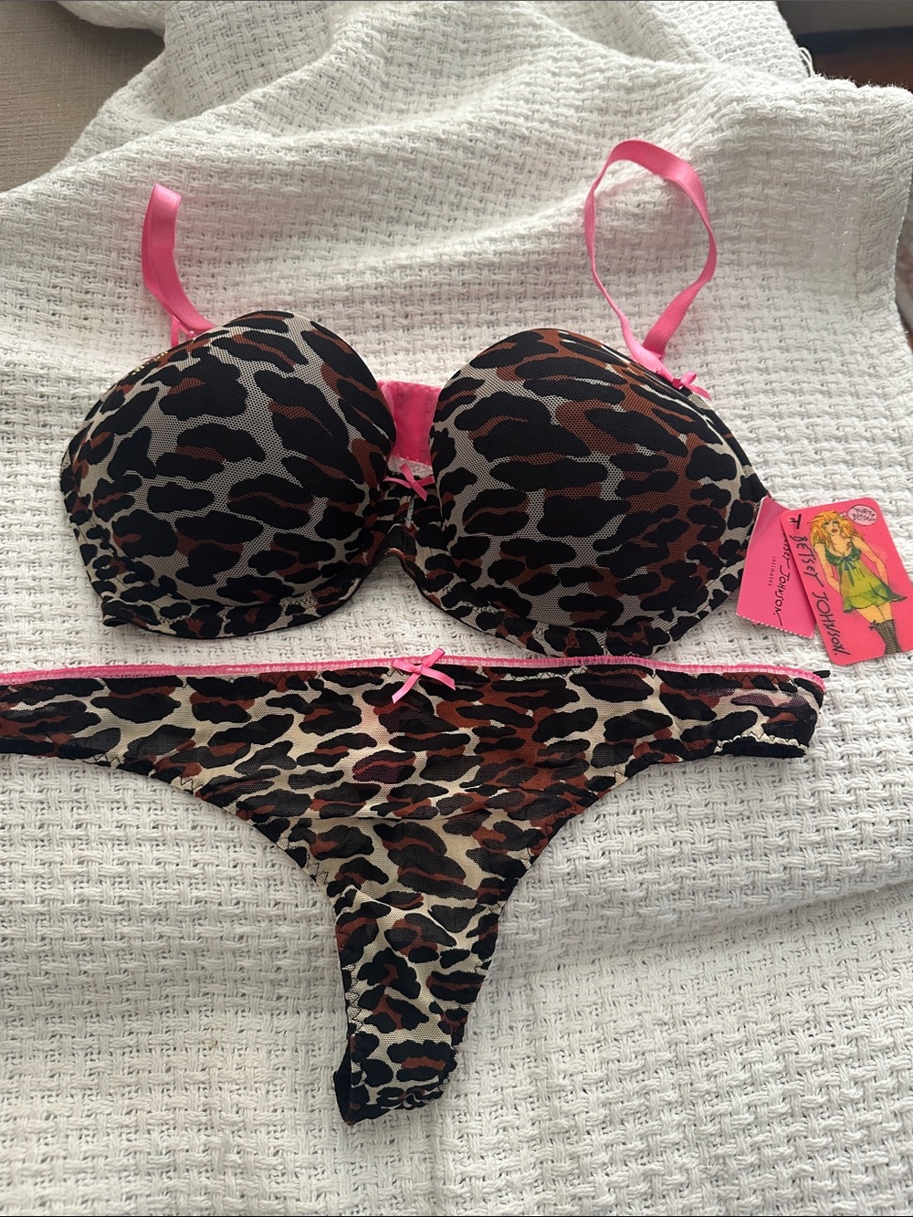 Betsey Johnson Leopard Print Bra with Pink Trim 34d with thong m